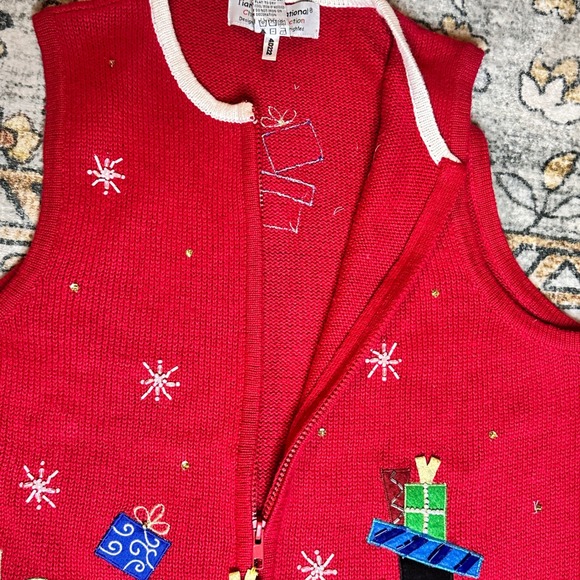 Tiara International Christmas Collection Red Snowman Sweater Vest Medium - Picture 6 of 9